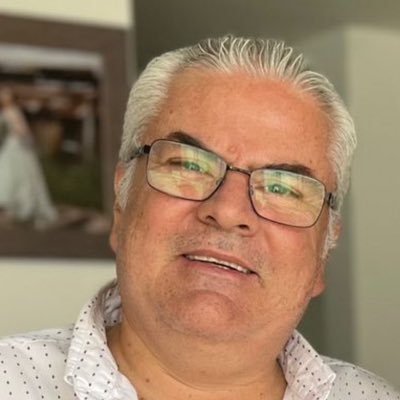 aficionado a los toros, hombre de Paz, amigo del que quiera, estoy en México.