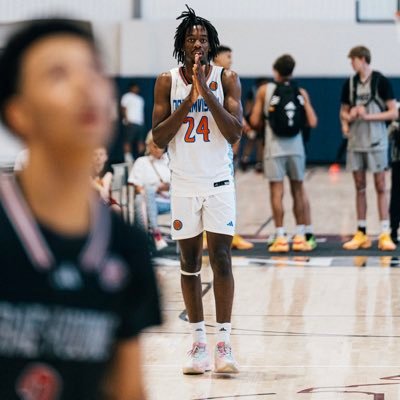 ig - claytonm.21 mpianaclayton5@gmail.com - 6”10 PF @pacificmensbb