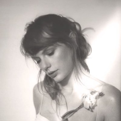 swiftiebooks_13's profile picture. 
