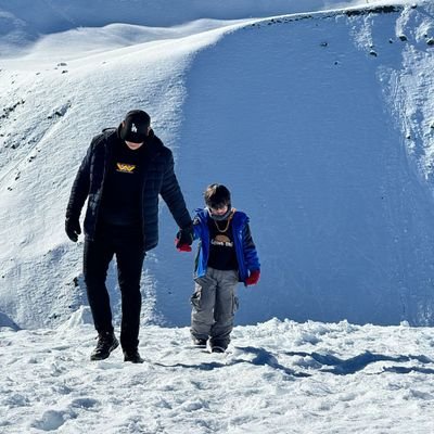 jrsimog's profile picture. Born in Maturín, building solutions with code and passion for free software. Believer in technology as a tool for empowerment.