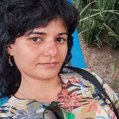 Laburar menos, comer rico. A favor del ocio y de todo lo que sea inútil.
Reinona del clickbait. Medios Digitales y Sarasas.