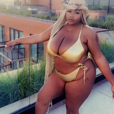 EYEAMVERYRICH's profile picture. God don’t play bout me…I can be peace or I can be a storm Believer of Jesus Duhwayne Christ…Educator…Fashionista Future millionaire in the spiritual ghetto