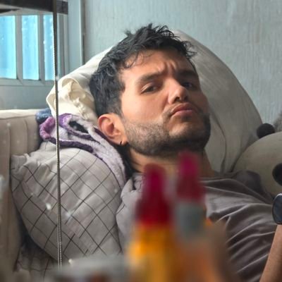 Umbrellaz_'s profile picture. Lic camuflado de Ing, #Videojuegos #Peliculas #Series & #Libros 🦈 
echen chisme