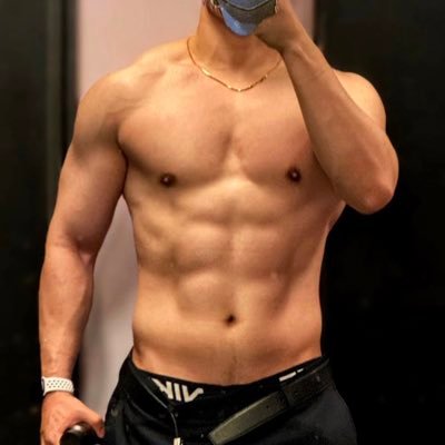 vmya_'s profile picture. 健身 | 工程师 | 直男 | PhD