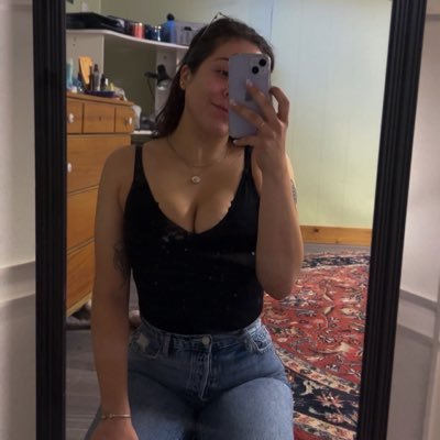 taybiss's profile picture. 