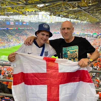 Gary Boatsy Clarke. Lifetime #nffc ❤️🤍fan.Commercial & Marketing manager Carlton Town Fc💙💛Outlaws🏏💚💛