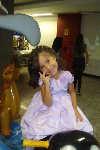 Sou uma menina , muito Legal ;)