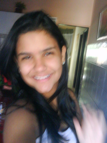 Sou baiana, tenho 15 anos,Canceriana, alegre, curto de tudo & amo futebol ;)