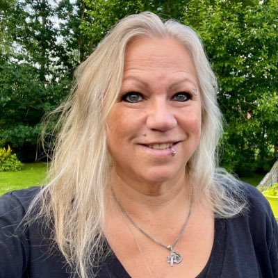 PicaPica71's profile picture. ”Utdömd” pga sjukdomen ME så begränsad med mycket dötid men älskar livet , laga mat , äta mat , stickning/virkning , djur å särskilt hundar och katter numera😁