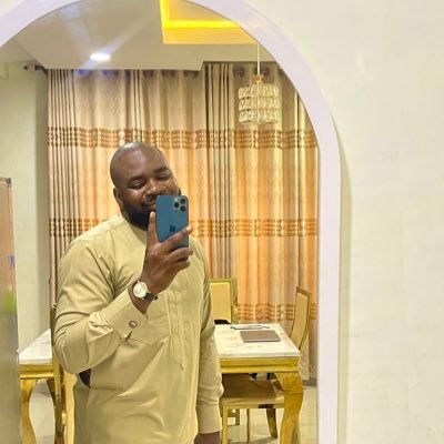 Littletolu's profile picture. I build stuffs with Ruby on Rails | ReactJS