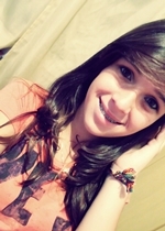Sou a pessoa mais estranha desse mundo !
idiota, complexada, dramática, inquieta e feliz
que já conheci. !