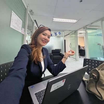 weichia856's profile picture. positivist