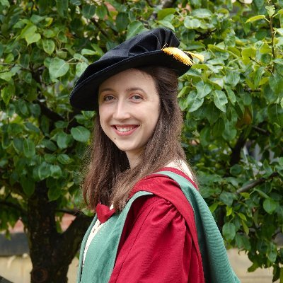Palaentologist 🎓
Part time explorer (56 countries down) 🌍
Science writer and illustrator 🎨
Video Producer @OxfordSparks 🎥