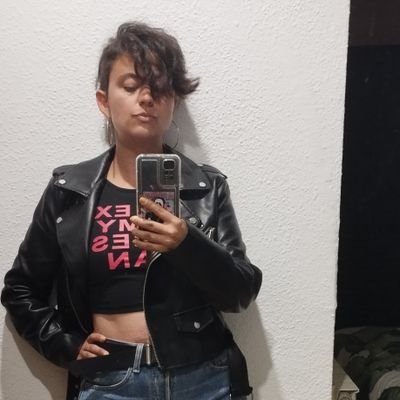 Ella/she.
Claro que soy única y especial, como todo el mundo.