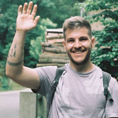 Full-stack dev working with Laravel, Vue, Node and TypeScript. Fueled by shit tons of ☕