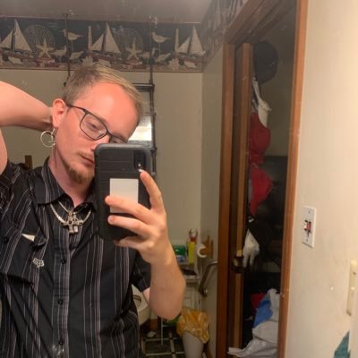 NineOfClouds's profile picture. 💀