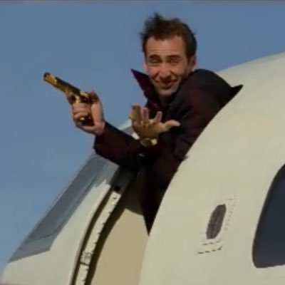 oscrrrrrrrr's profile picture. watch movie 🫂play computer