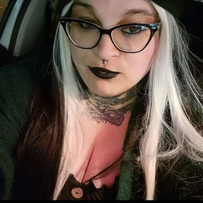 🪦 horror 🔪 biracial native 💀 graphic designer 🌿 witch 🕯 Author 👻 haunted doll mom ⚰ she/her🖤 aka Mató C. Lawrence 🖤