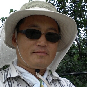 roh703's profile picture. 