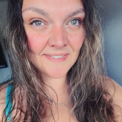Bubbly💜Sarcastic 💜 Curvy #treatyourfavetweeter owner of https://t.co/amgOA6DV5E everything Else https://t.co/z20Qh92gQO