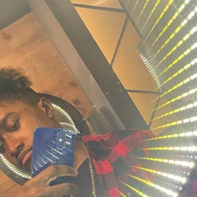 vouebea's profile picture. 