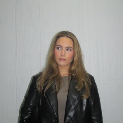 livrussell23's profile picture. hey now