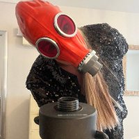 KellieBlue Latex Rubber Gas Mask Mistress (@kellieblue8) 's Twitter Profile