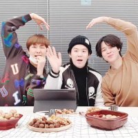 Miniminimoni🤭(ᴬᵖᵒᵇᵃⁿᵍᵖᵒ⁷) (@clumsy_mrsjoon) 's Twitter Profile