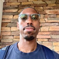Michael (@itshimmichael) 's Twitter Profile