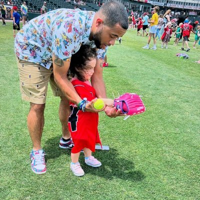 Father to the most amazing girl in the world! Love God, Love People, Love Life! 🇵🇷 🇩🇴 🇺🇸