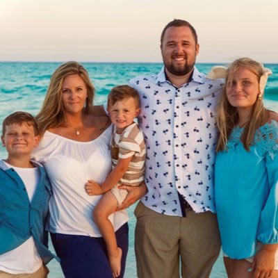 Goodwin33Zack's profile picture. @DBBoysBball Varsity Basketball Coach  & Farmers Insurance Agent #WinTheMoment