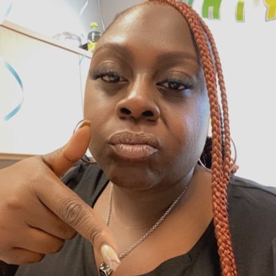Music Lover 🎧🎶 • Foodie 🧆🍛🥂• Fashionista on a budget 👗 • Travel Junkie 🛫🧳