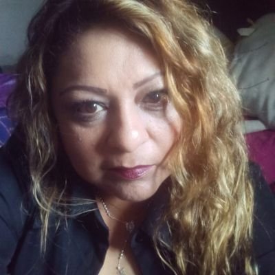 en busca de la mejor palabra que defina lo que soy,como soy ,donde estoy y adonde voy... Disfrutando la simpleza del sentir,del hacer y del amar