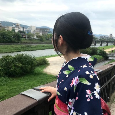 インハウス&個人事業の複業デザイナー◆DTP|Web|動画編集◆育休中ですがなんやかんや働いてます◆いろんな分野のクリエイターの方と仲良くできたら嬉しいです!