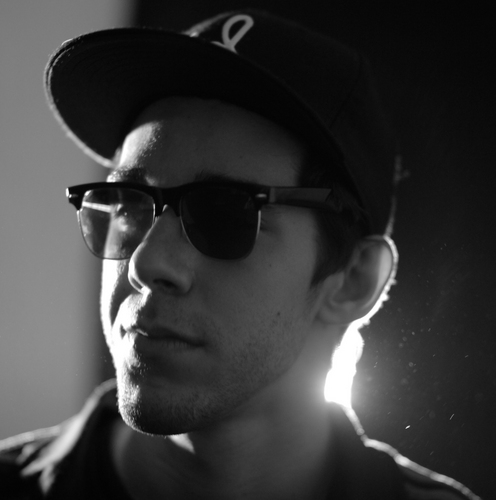 apisol1's profile picture. listen to my music  https://t.co/3qBE6yEXlI
