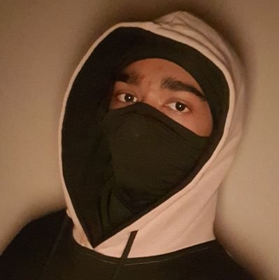 darkuser_08's profile picture. 