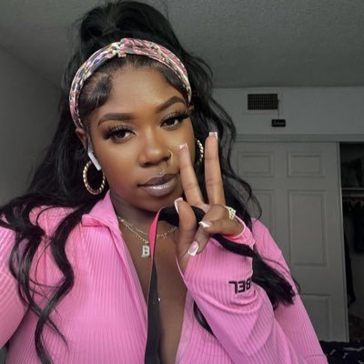 Rainbowbackwood's profile picture. I’m A Sagittarius. Enough Said 😘