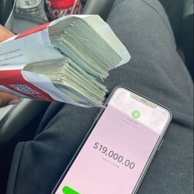BabySpoil47299's profile picture. I'm doing giveaway for first 10 sugar babies to text me on Telegram @daddy_sugar_21 Only with your PayPal ,cash app or bank.