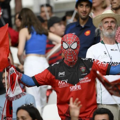 Oui c'est moi le mec qui se déguise en spiderman à Toulon depuis quelques années.
Mes montages font trembler Hollywood !
