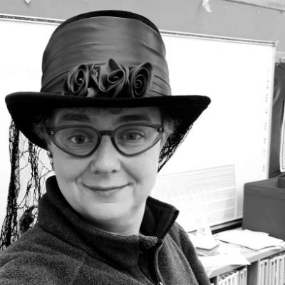 Teacher/Married/Voice actor
Avatar by the amazing @zComputerWiz
Pronouns: She/Her & They/Them