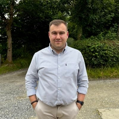 LlyrOwen31's profile picture. 25 | Cymro 🏴󠁧󠁢󠁷󠁬󠁳󠁿 | Athro Cynradd 👨🏻‍🏫