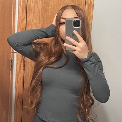 iluvmyarchives's profile picture. 