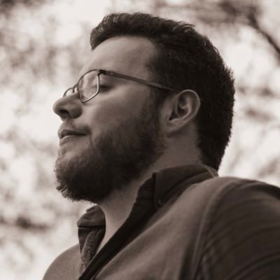 * ASSISTANT DE PRODUCTION * PHOTOGRAPHE * VIDÉASTE