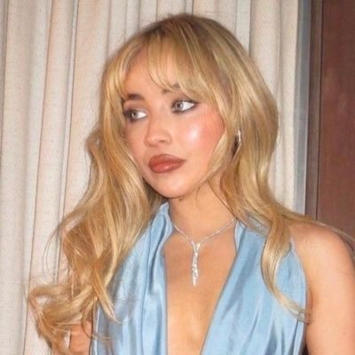 llaramia's profile picture. 