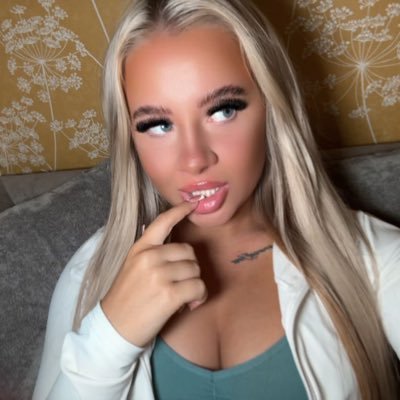 your new blonde obsession 👱🏼♀️I’m finally on of ⬇️