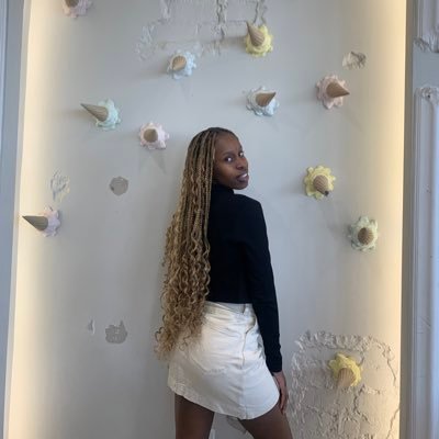 lindtszn's profile picture. 20🇿🇦