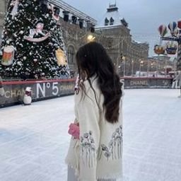 Be an adult in the wind and rain, be a child in the sun