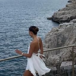 Be an adult in the wind and rain, be a child in the sun