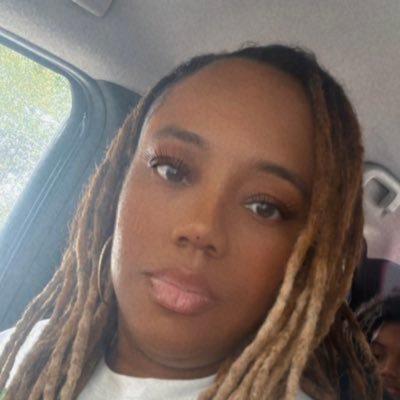 Goldielocs02's profile picture. 