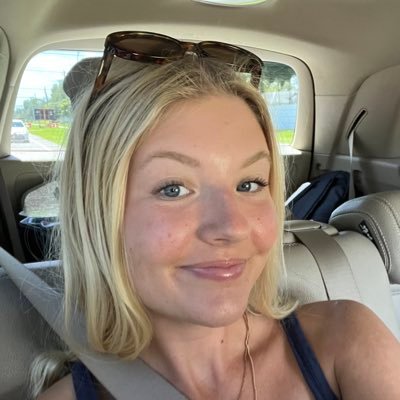 anikarichards_'s profile picture. 